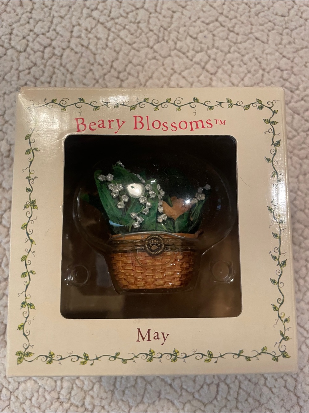 Boyds Bear Beary Blossoms “May” Christmas Ornament dated 2004